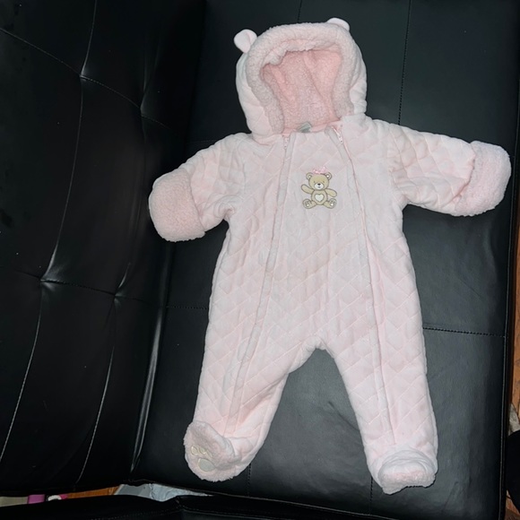 Little Me Baby Girl’s Faux Fur& Quilted Bear Footie. Size 6-9 M. Gently used. - Picture 4 of 9